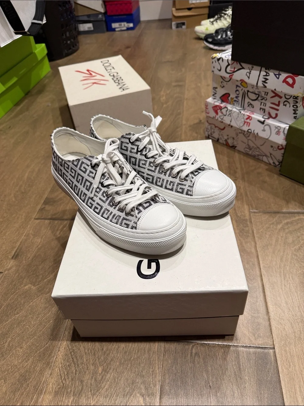 Givenchy up designer